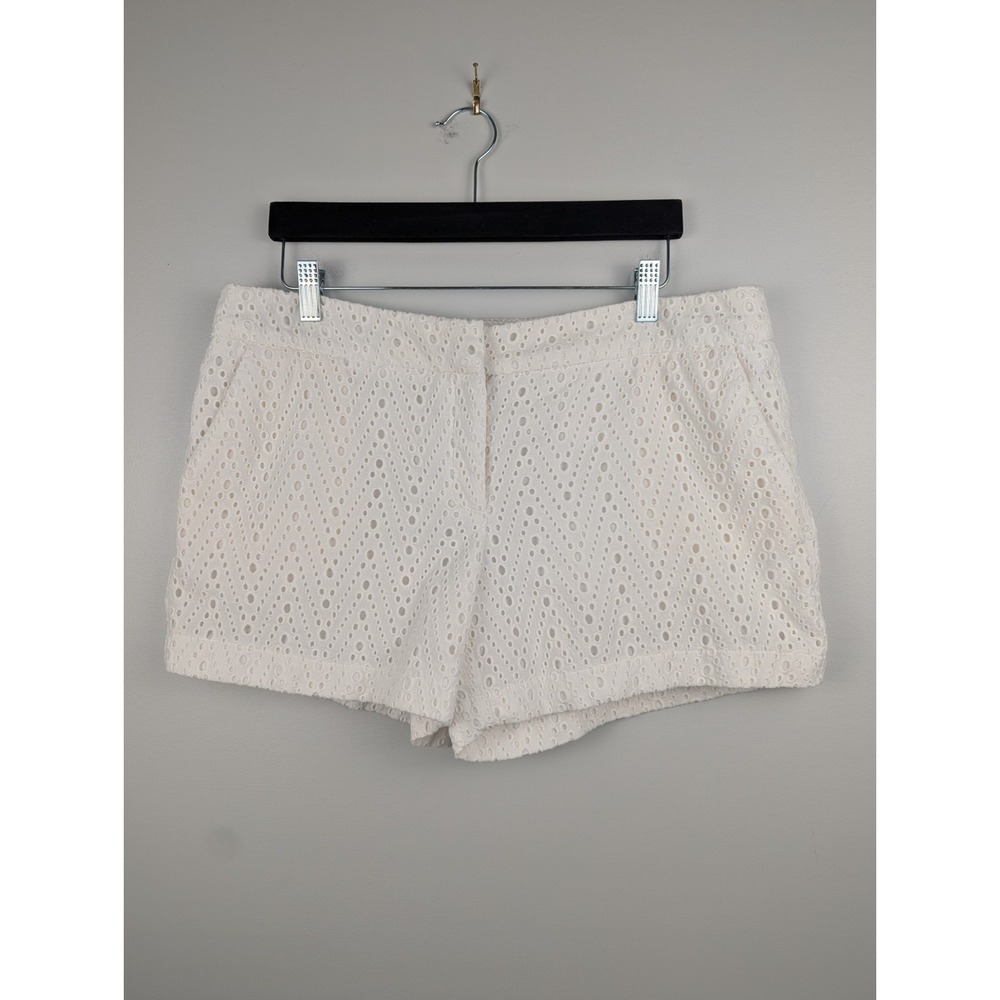 Saint Tropez Women's West White Eyelet‎ 4" Mid Rise Shorts Size 12 Chino Corton